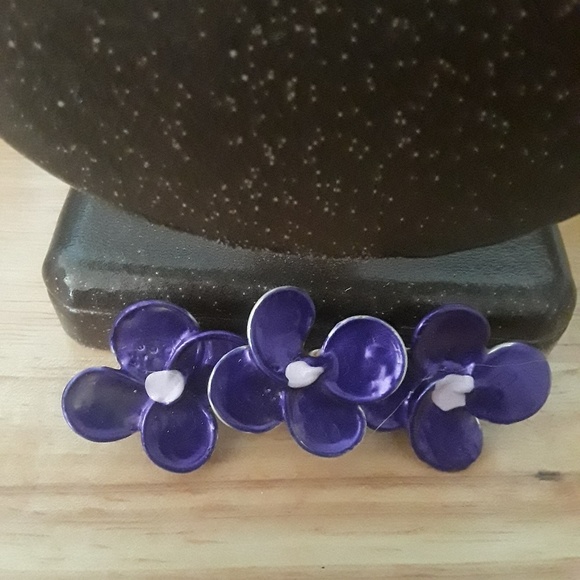 Jewelry - 2 homemade hair bows in purple and white